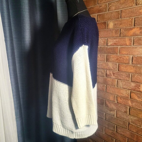 Lauren Ralph Lauren Women's Blue & White Colorblock 3/4 Sleeve Sweater - Size M - Picture 2 of 11